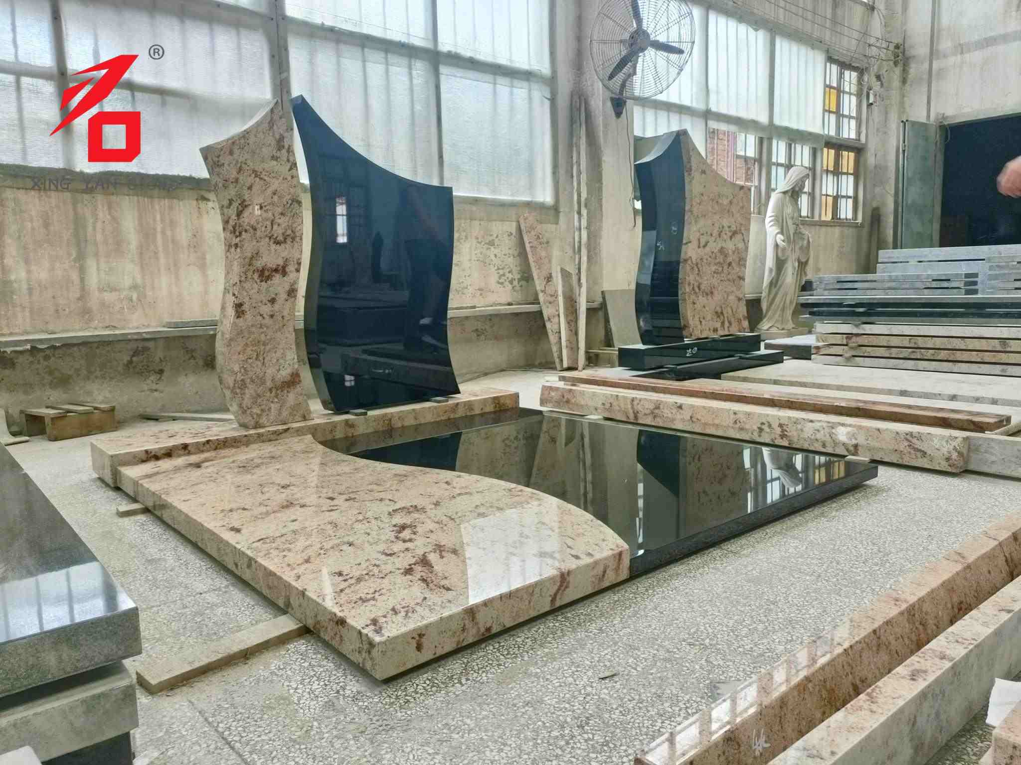 Australský umělecký sochařský náhrobek