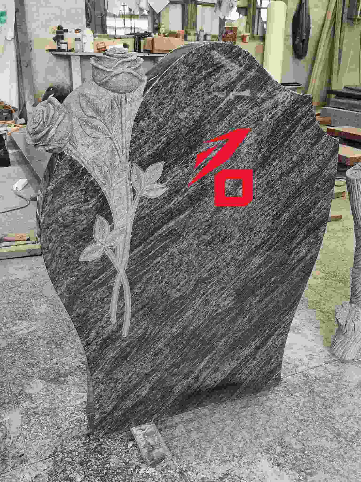 Pamětní náhrobek růže ve tvaru srdce